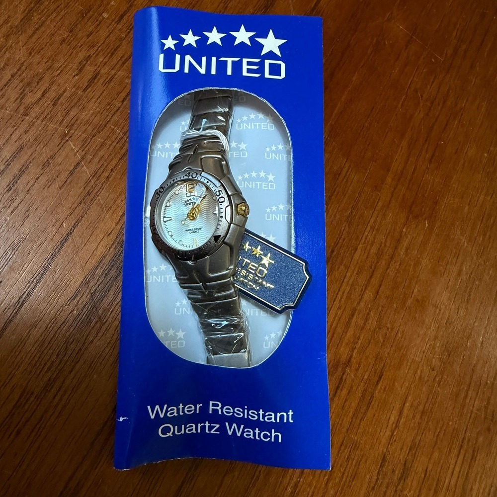 VTG United Water Resistant Quartz Watch Silver Tone Link Bracelet Analog NEW